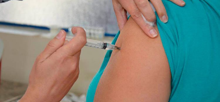 Saúde prepara mutirão para reforçar imunização dos idosos